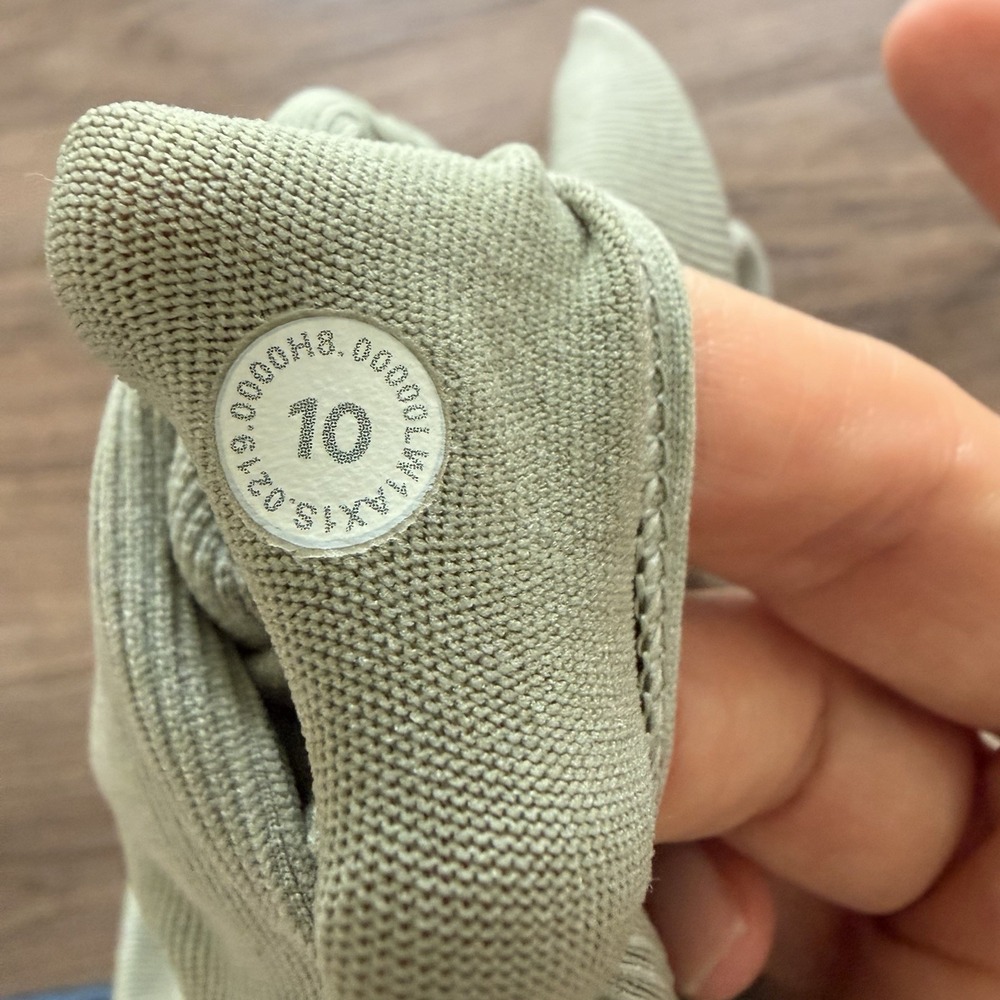 Lululemon Ebb To Street Tank II Ribbed Green Tank Built-in Bra Sz 10-LW1AX1S - Picture 3 of 5